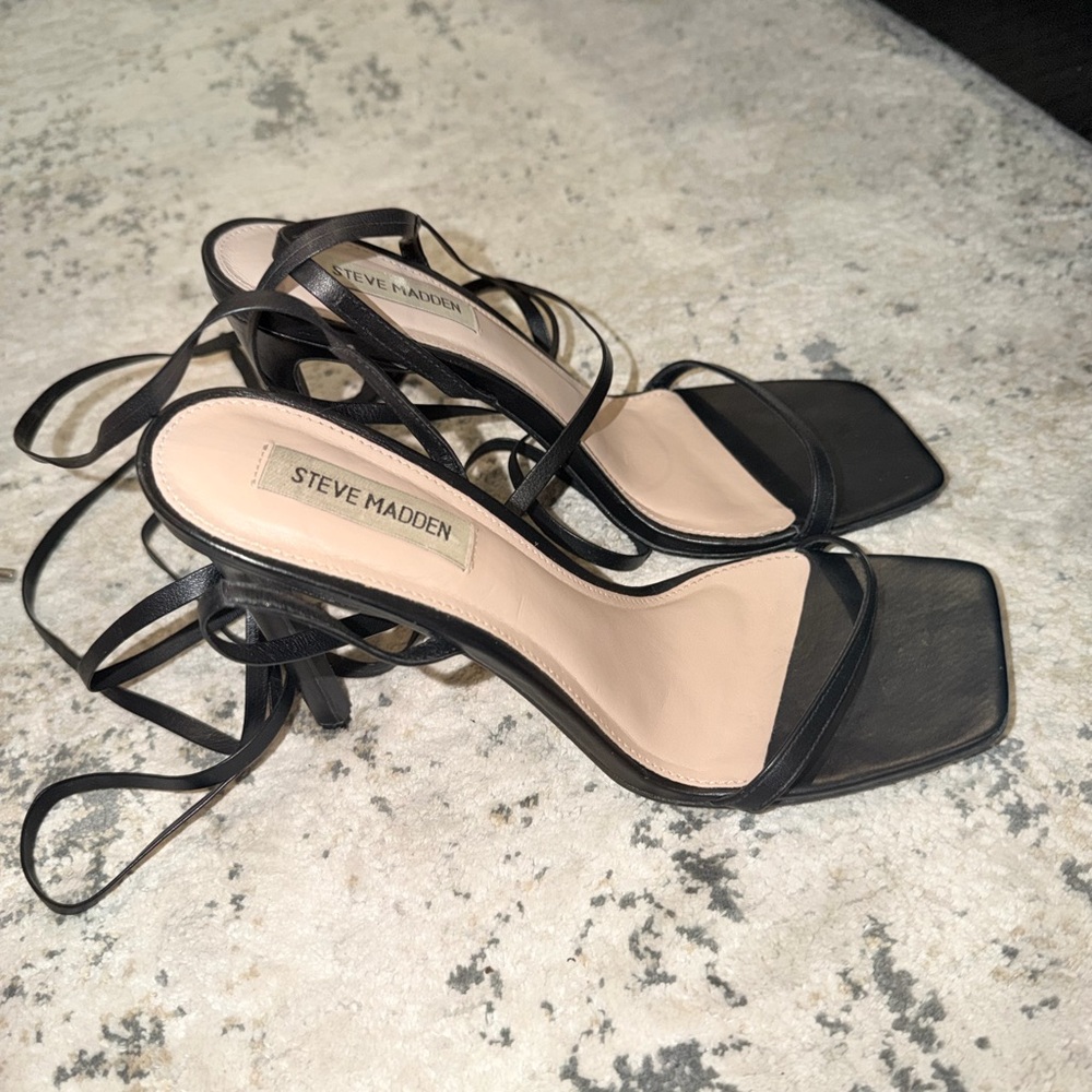 Steve Madden Black Strappy Heels 6inches - Picture 2 of 8